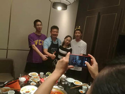 火锅店庆生：吃上超爱的KOK在线|中国有限公司官网，却被贴心的服务感动到了！